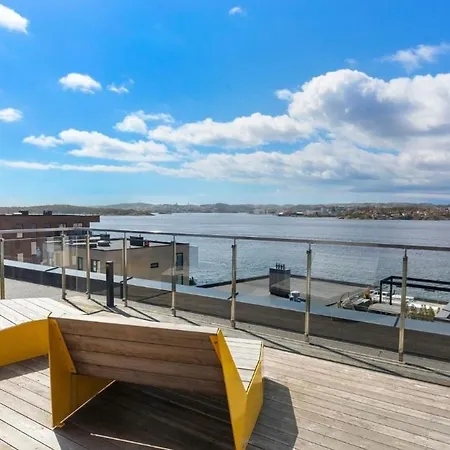Lovely Corner 4bdr With Sea Views In Kanalbyen Kristiansand