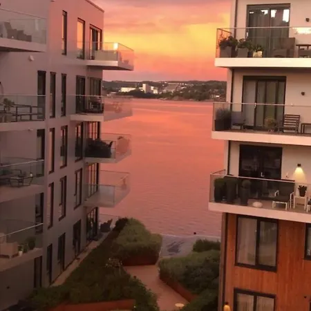 Lovely Corner 4bdr With Sea Views In Kanalbyen Appartement