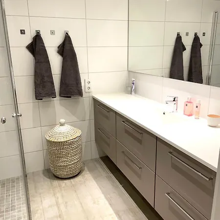 Lovely Corner 4bdr With Sea Views In Kanalbyen Appartement *